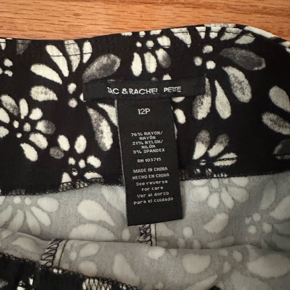 Zac & Rachel Black and White Floral Mini Skort - Picture 3 of 4